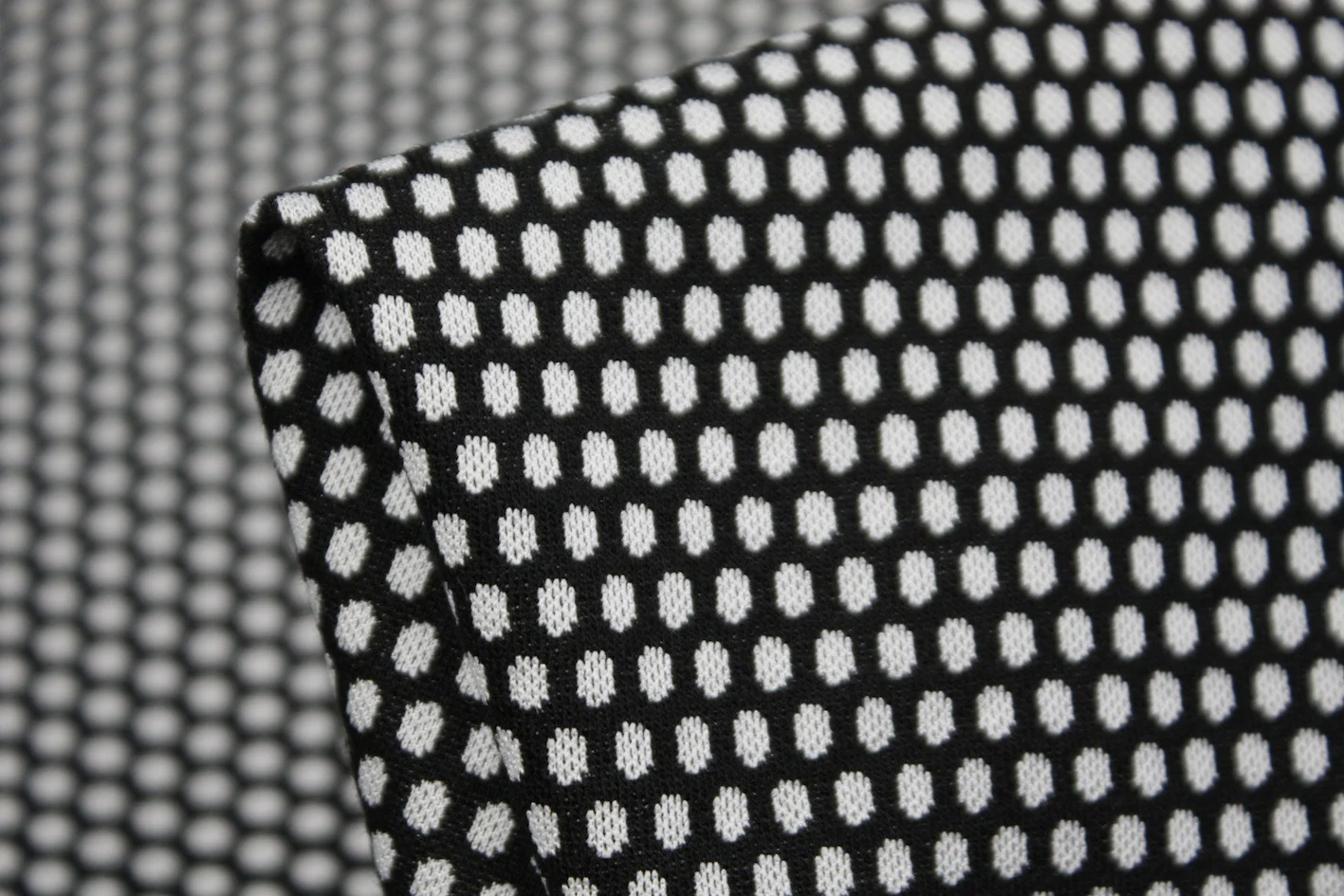 Small Dot Knit
