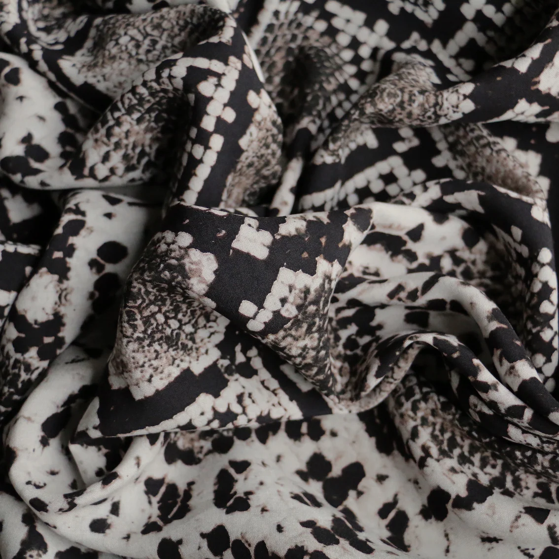 Snake Bite Viscose - Image 2