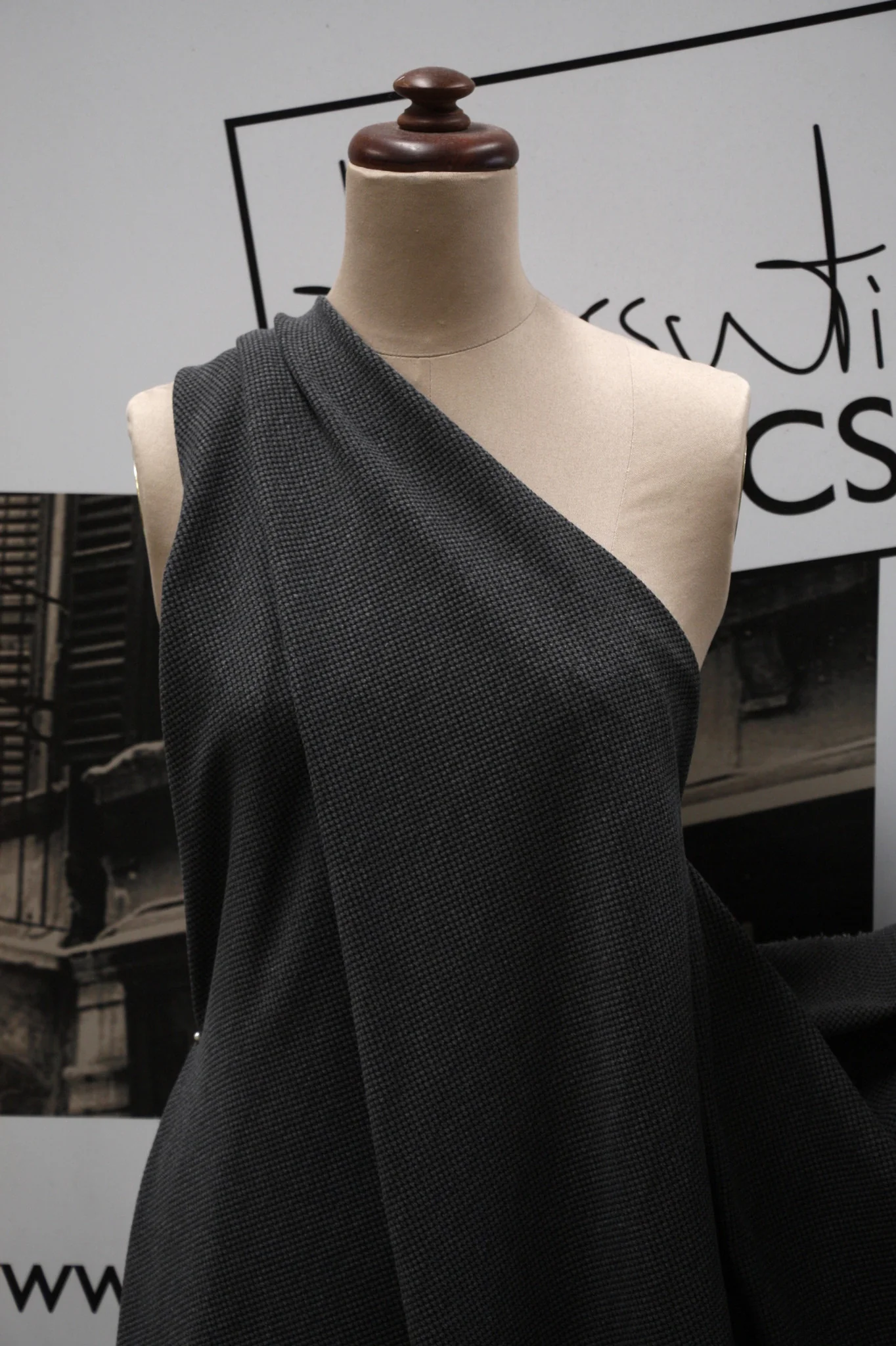 Snaking Grey - Image 5