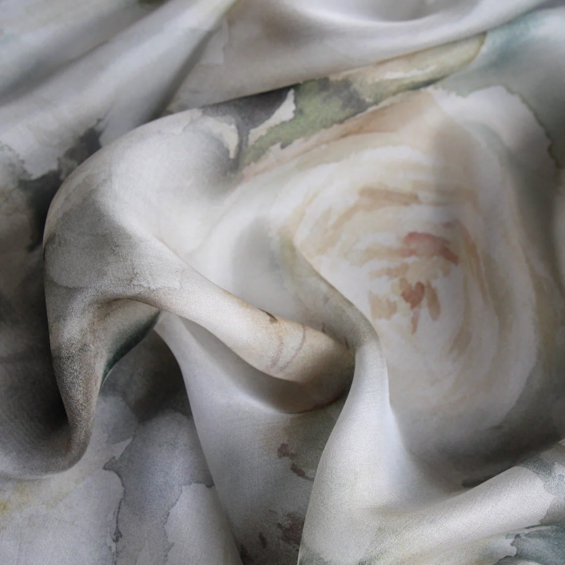 Snow Roses Chiffon - Image 2