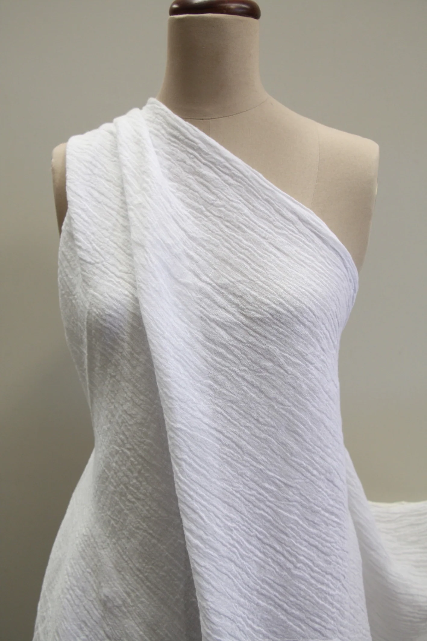 Snow White Crinkle Gauze Linen - Image 4