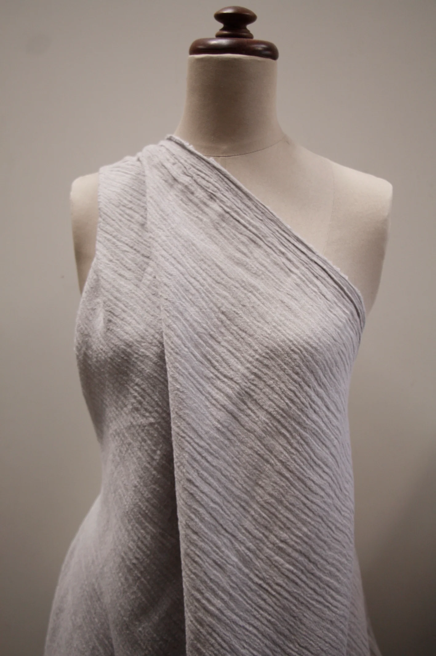 Soft Grey Crinkle Linen - Image 5