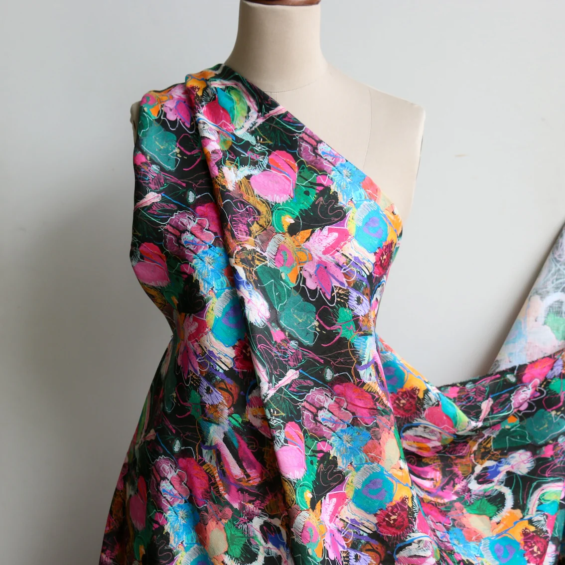 Soozy Lipsey - Liberty Sycamore Linen - Image 5