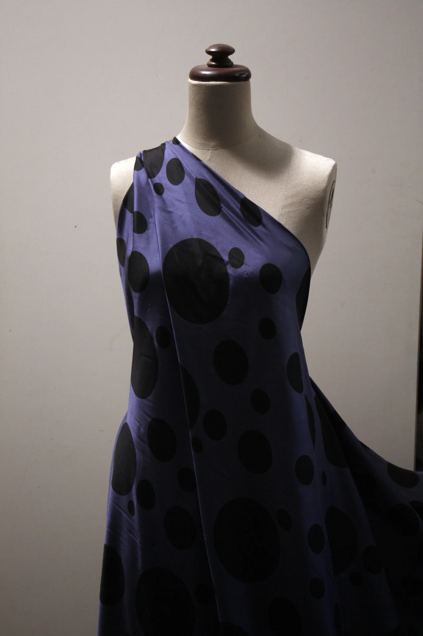 Spots On Blue - Image 5