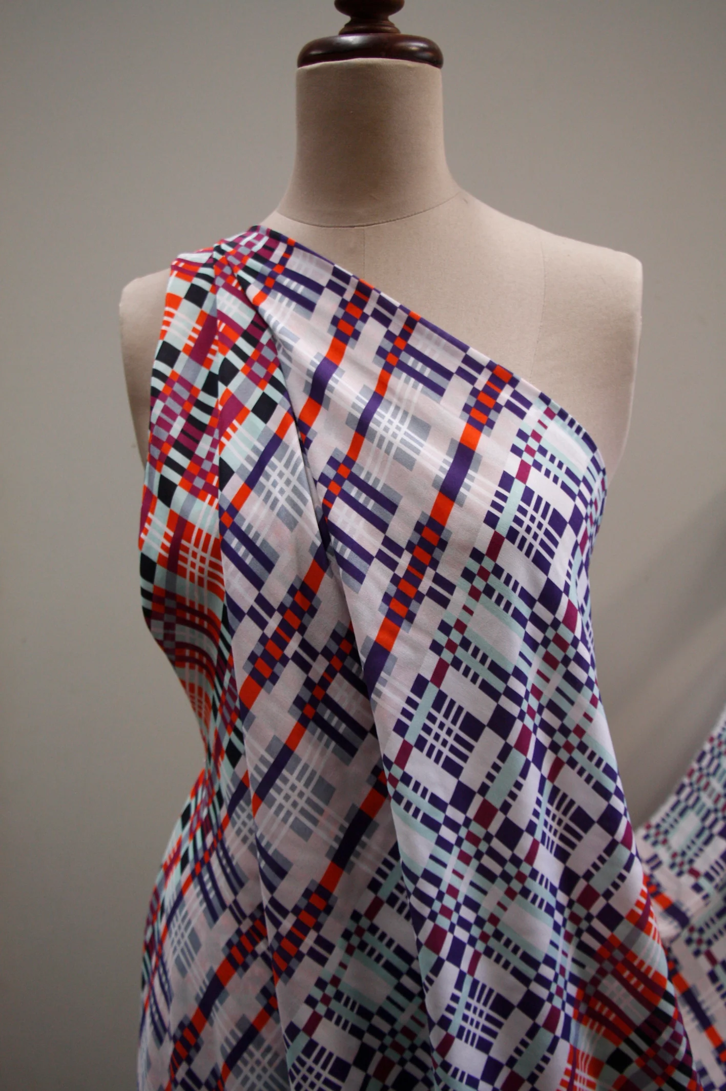 Square City - Crepe De Chine - Image 5