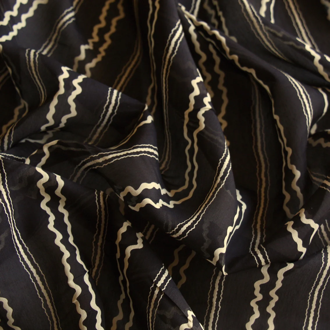 Squiggly Line Print - Image 2