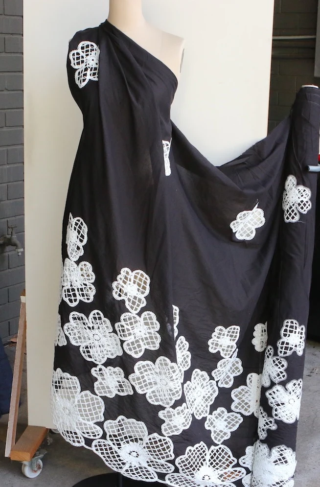 St Tropez Voile With Lace Floral Insert - Image 6