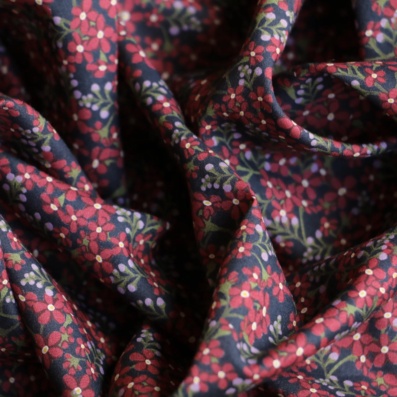 Star Anise Red - Liberty Tana Lawn™ - Image 2