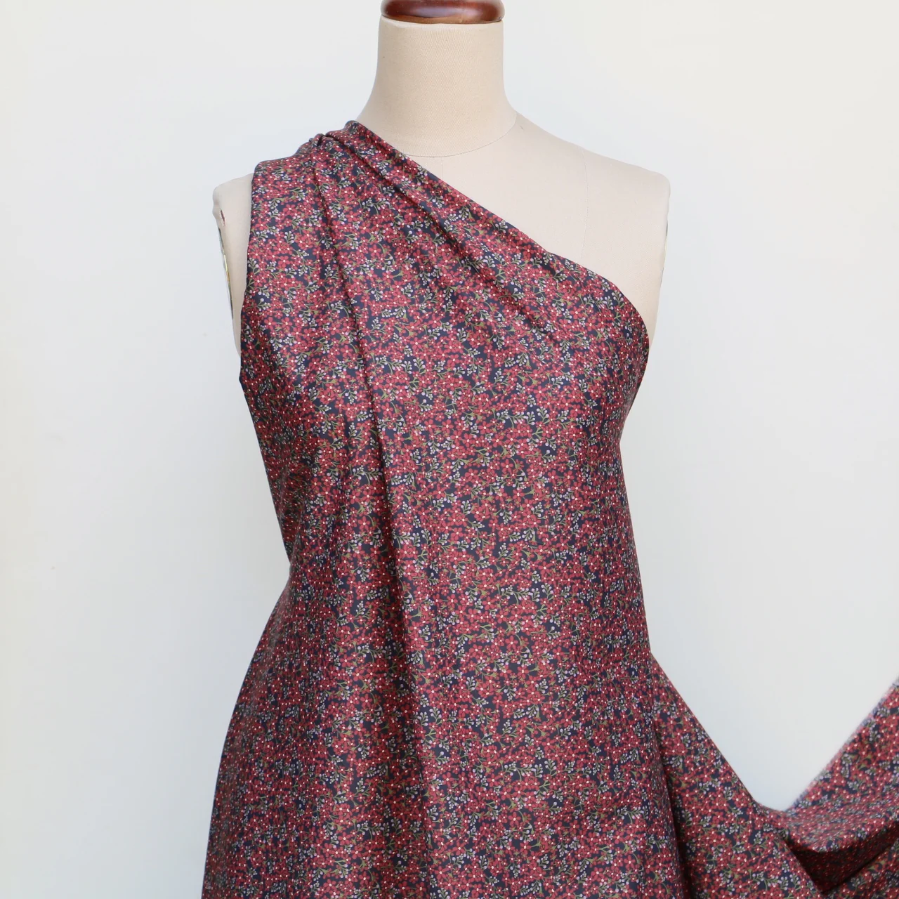 Star Anise Red - Liberty Tana Lawn™ - Image 5