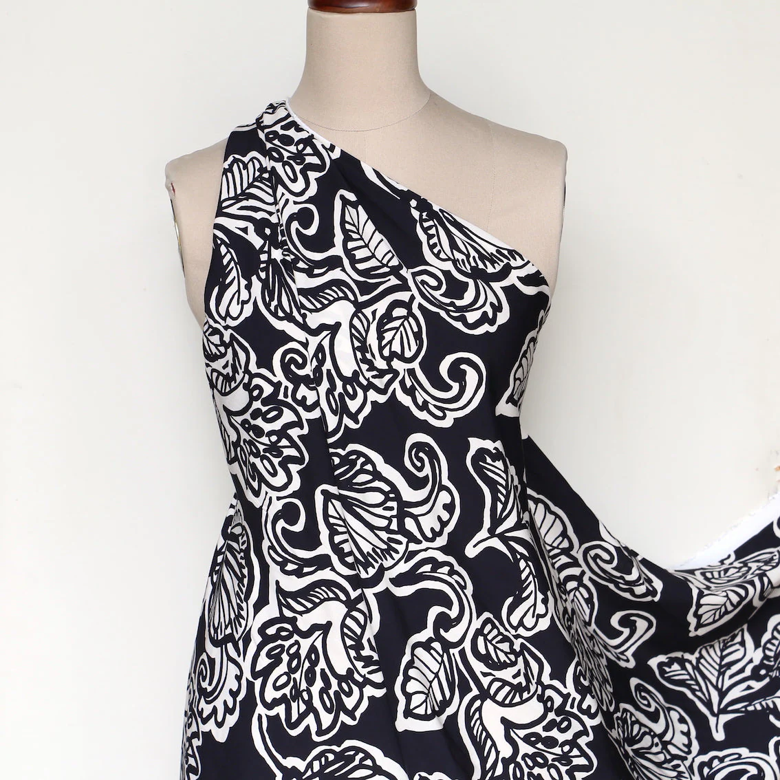 Stardust Foliage Black Viscose Poplin - Image 6