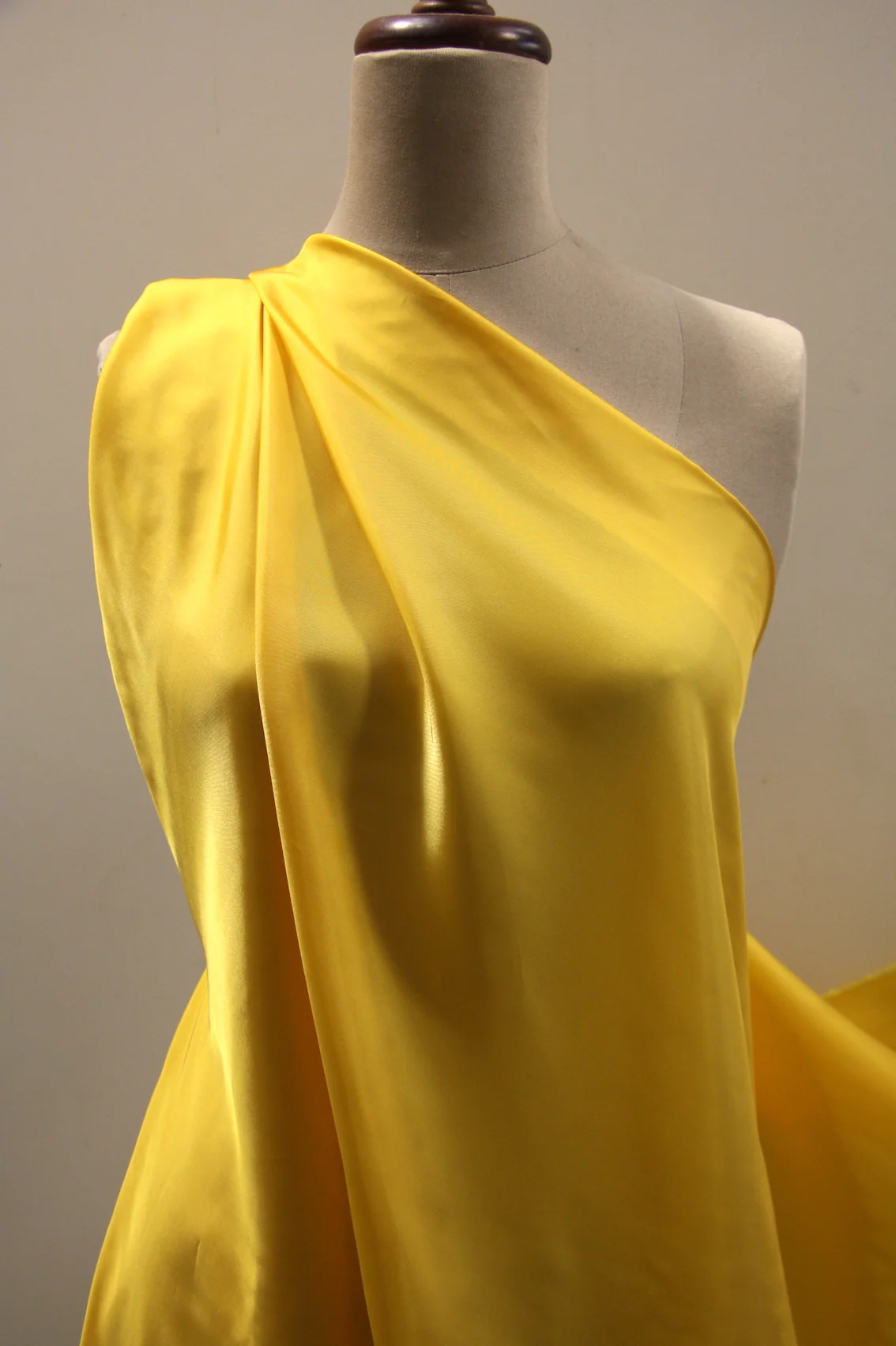 Sunshine Rayon Lining (137cm wide) - Image 3