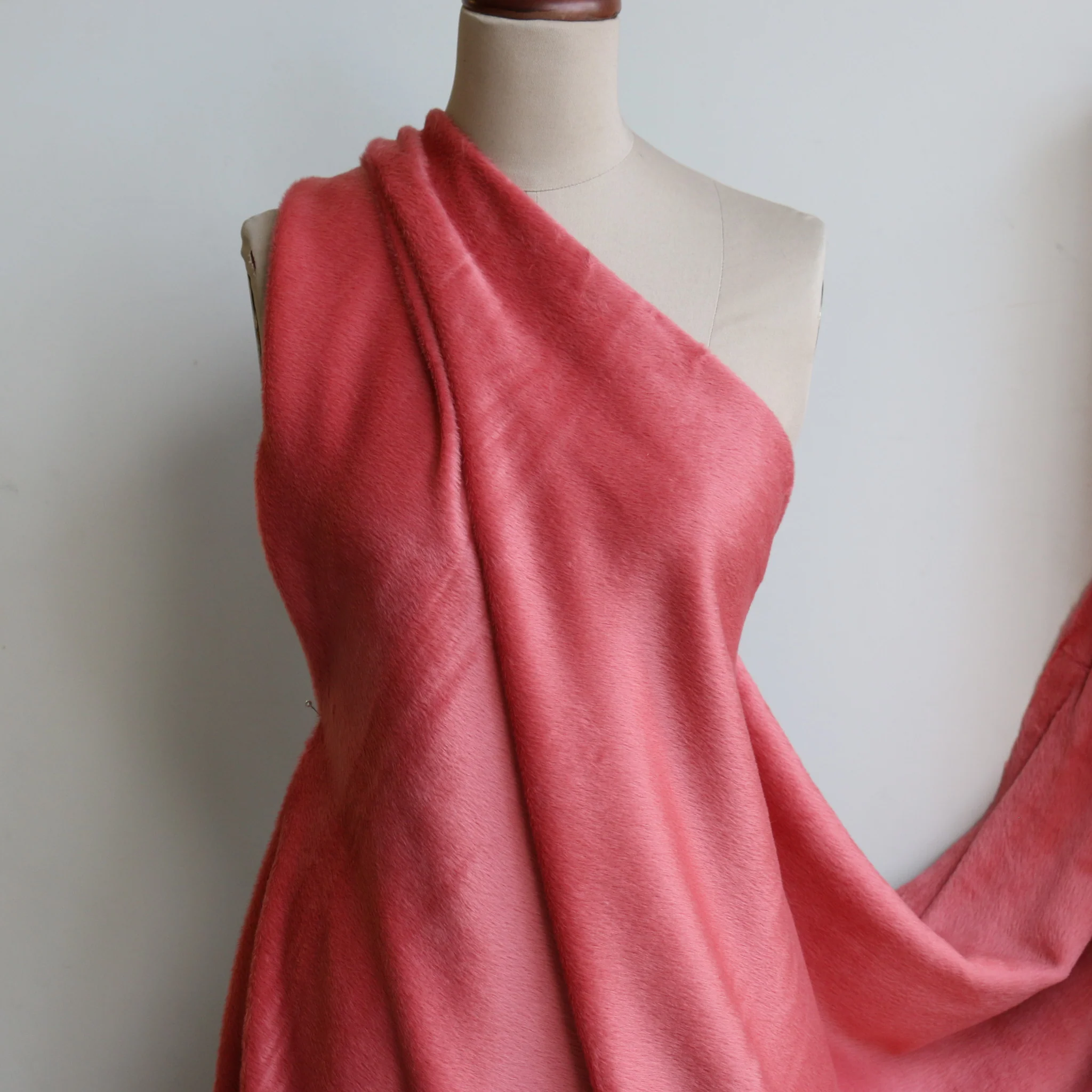 Suri Alpaca Coral Coating - Image 4