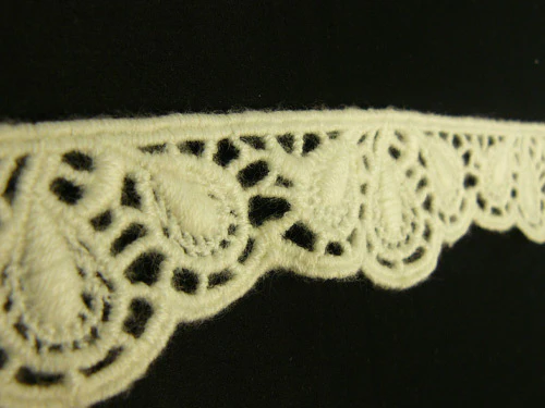 T2385 //- Lace Trim - Image 2