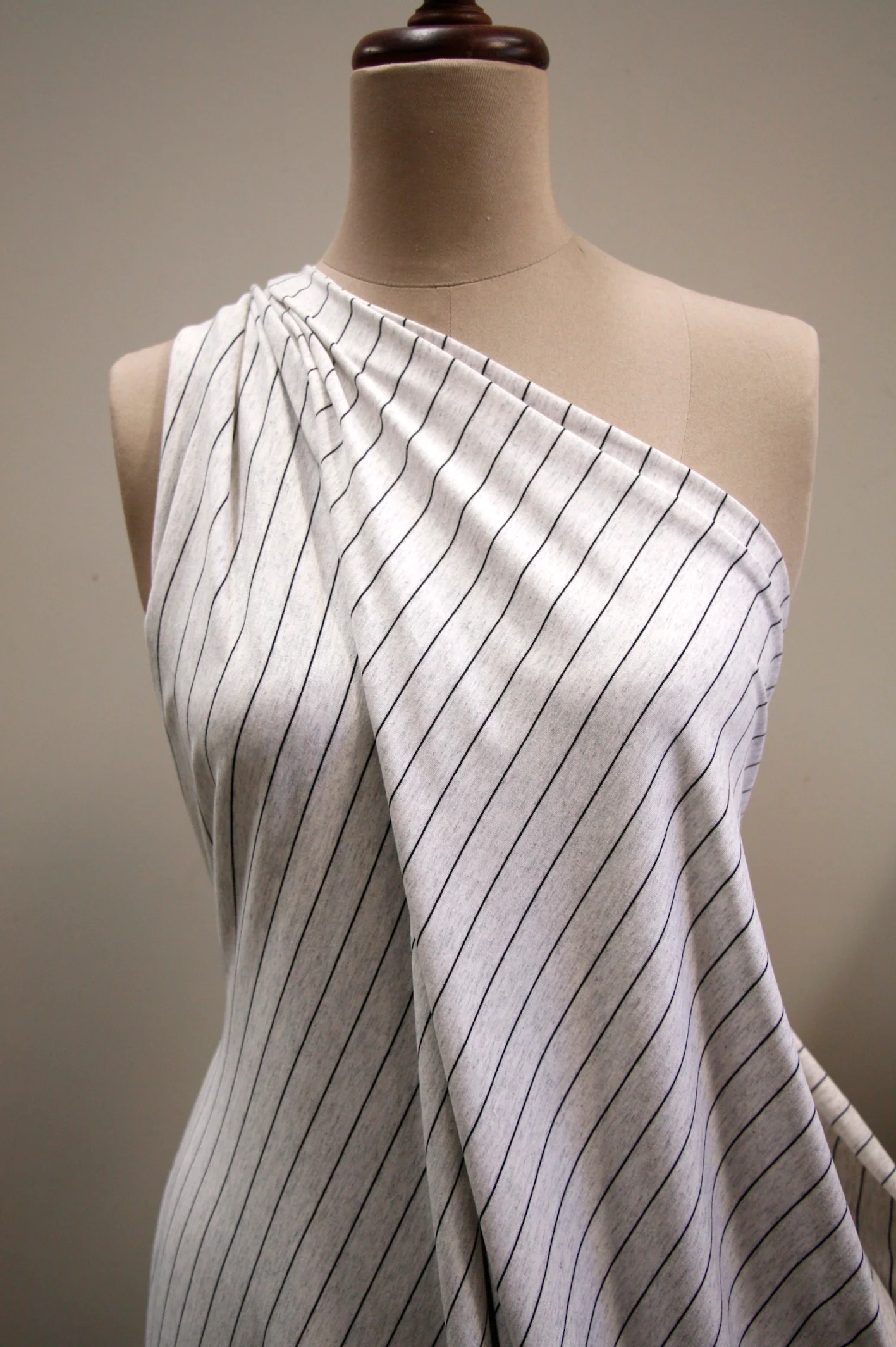 Talking Grey Stripe - Image 4