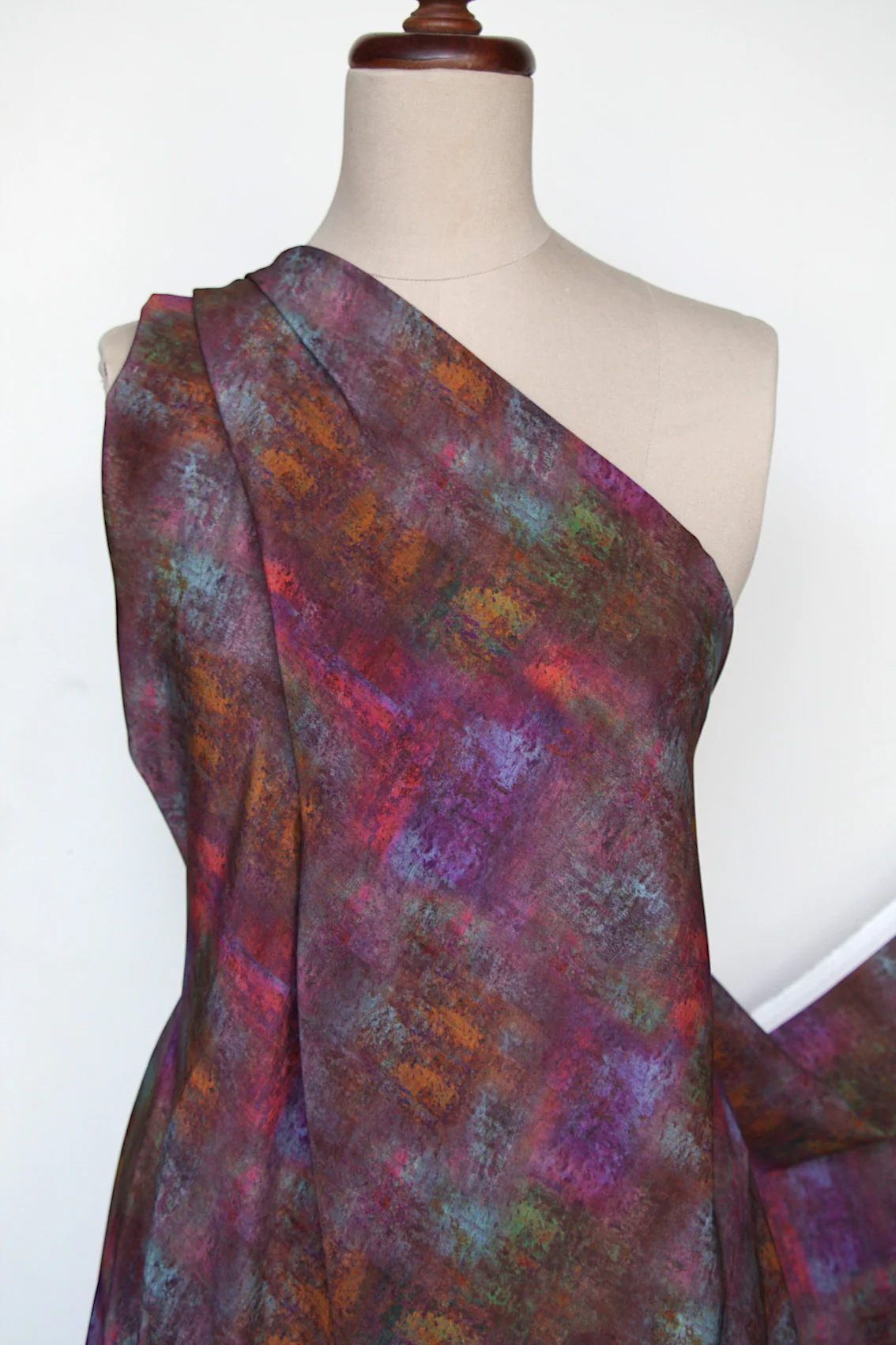 Tamsyn Magenta - Liberty Silk CDC - Image 4