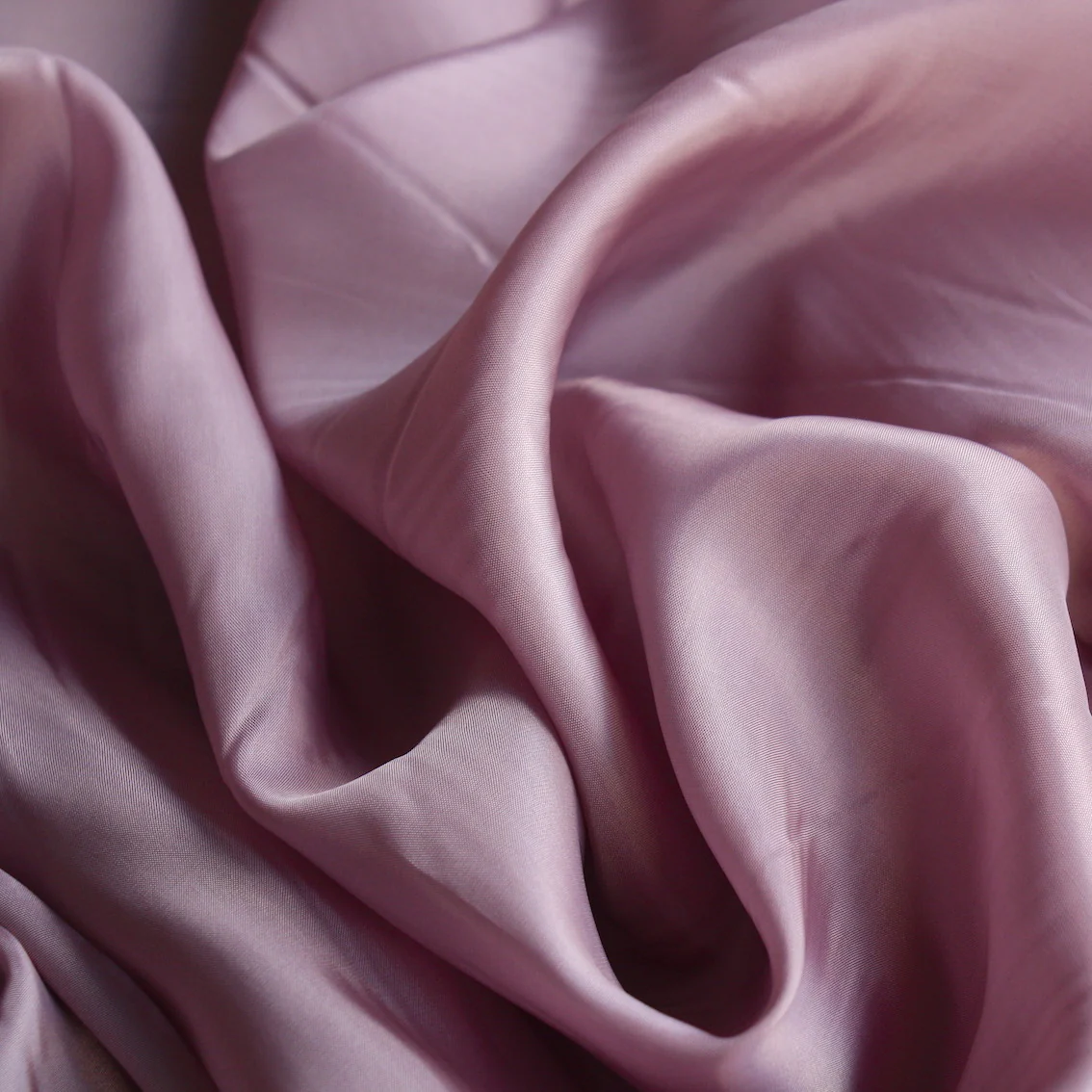 Tea Rose Rayon Lining (120cm wide) - Image 2