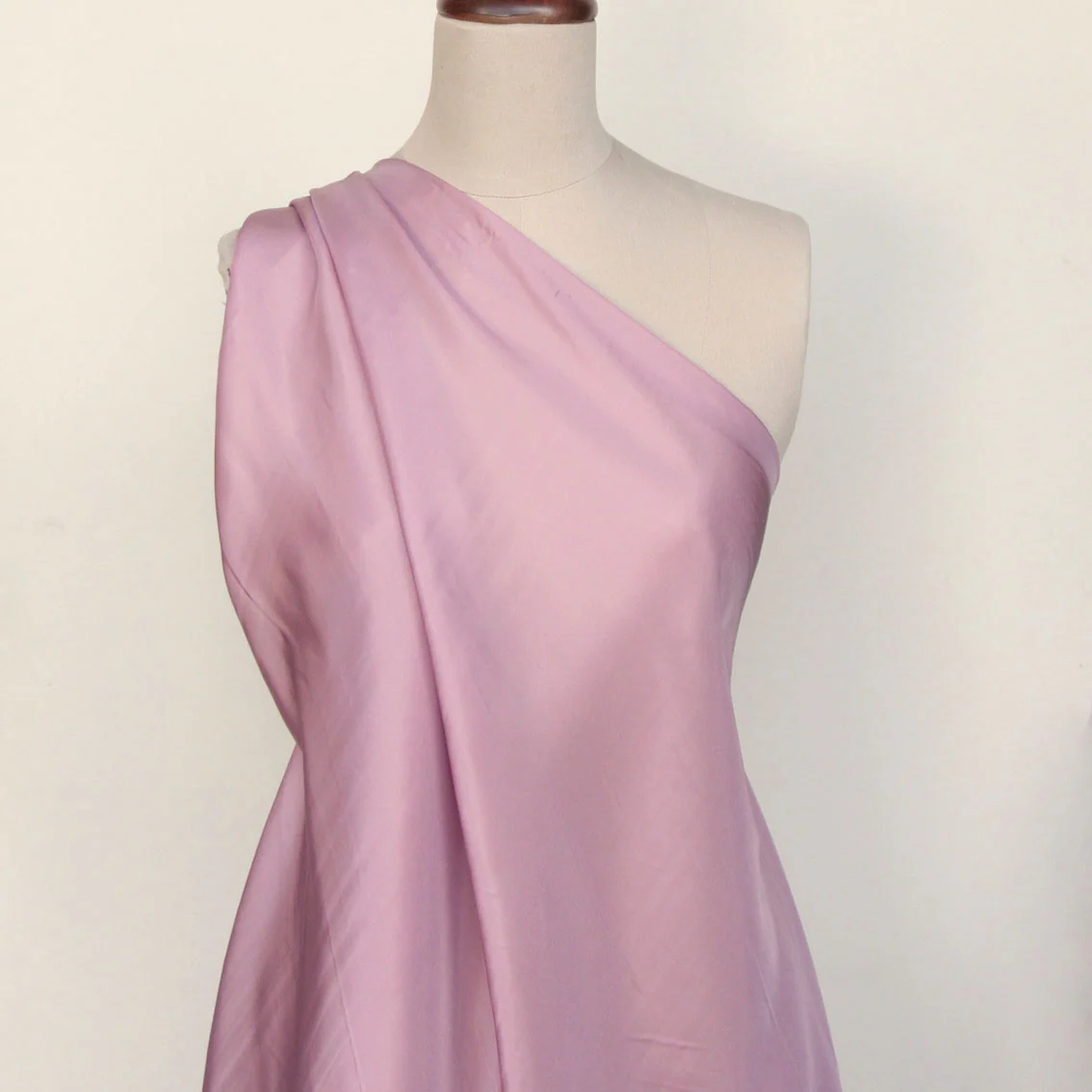 Tea Rose Rayon Lining (120cm wide) - Image 3