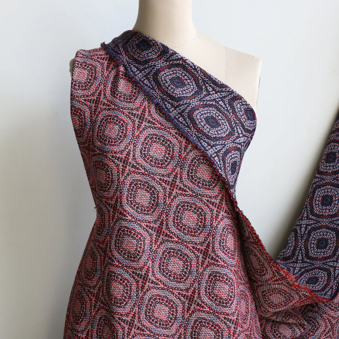 Tessera Jacquard Red/Navy - Image 8