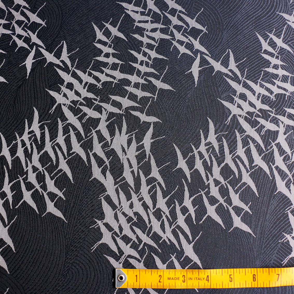 The Birds Jacquard - Image 3