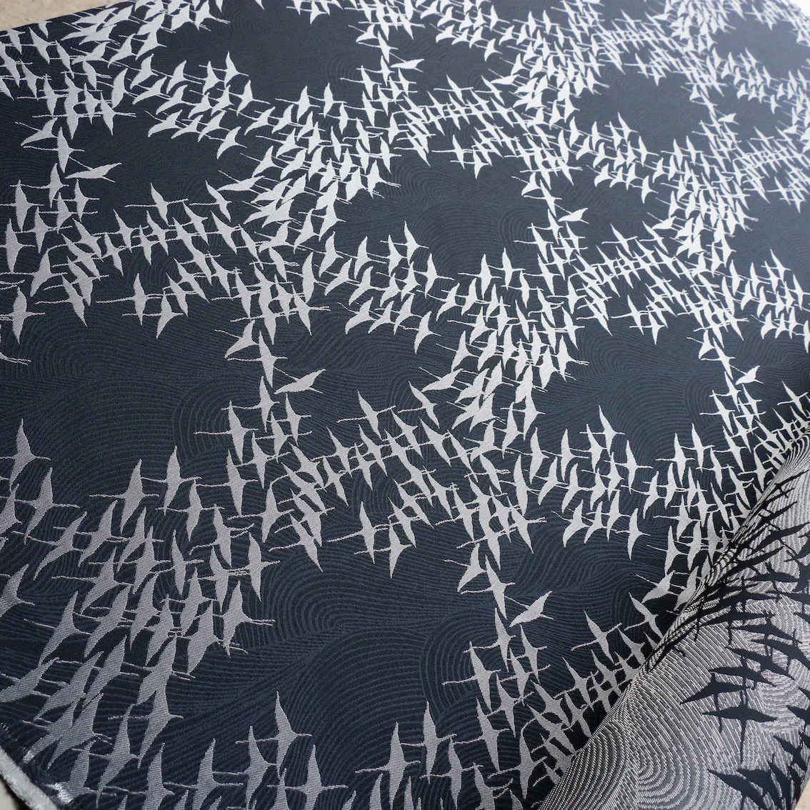 The Birds Jacquard - Image 4