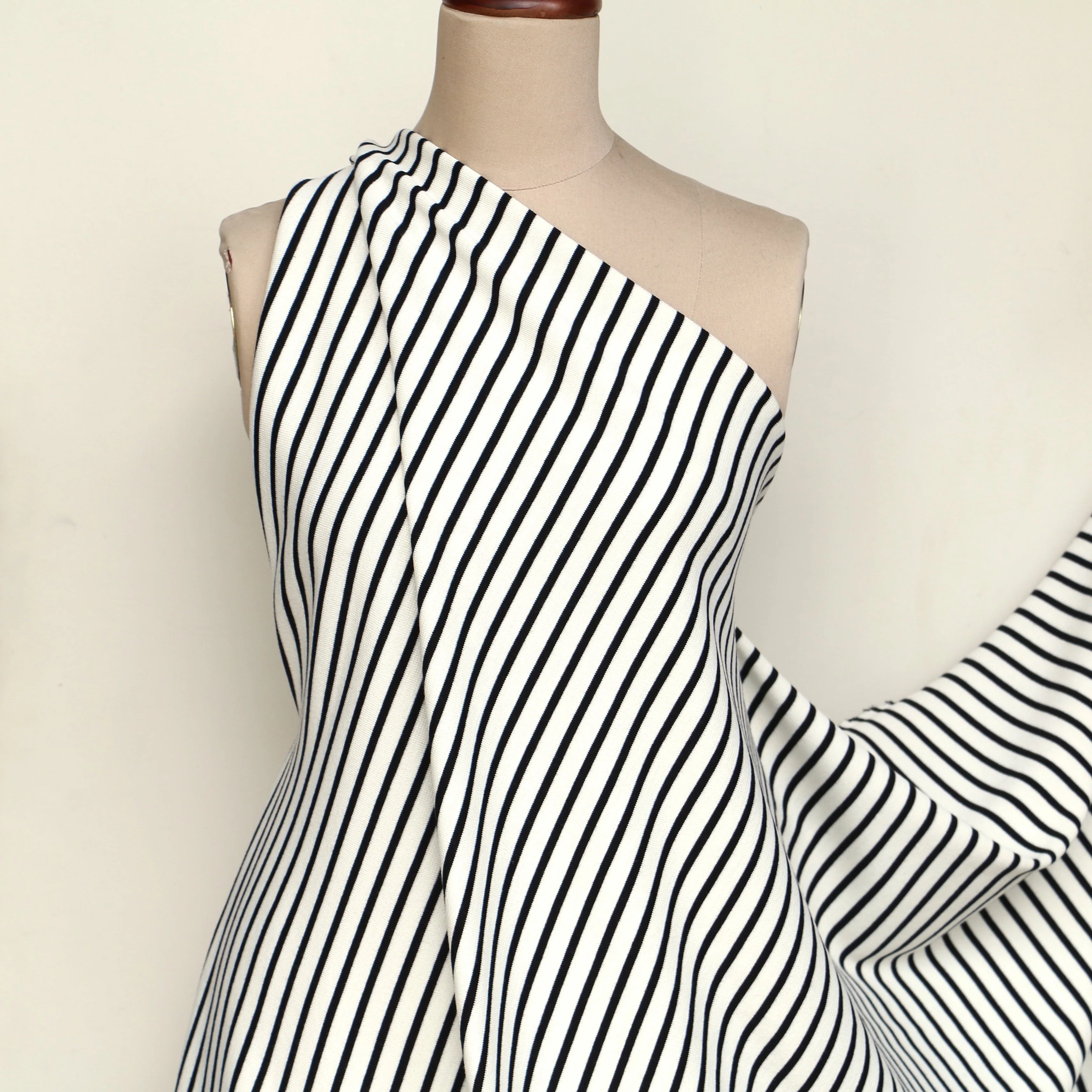 Thin Black White - Image 5