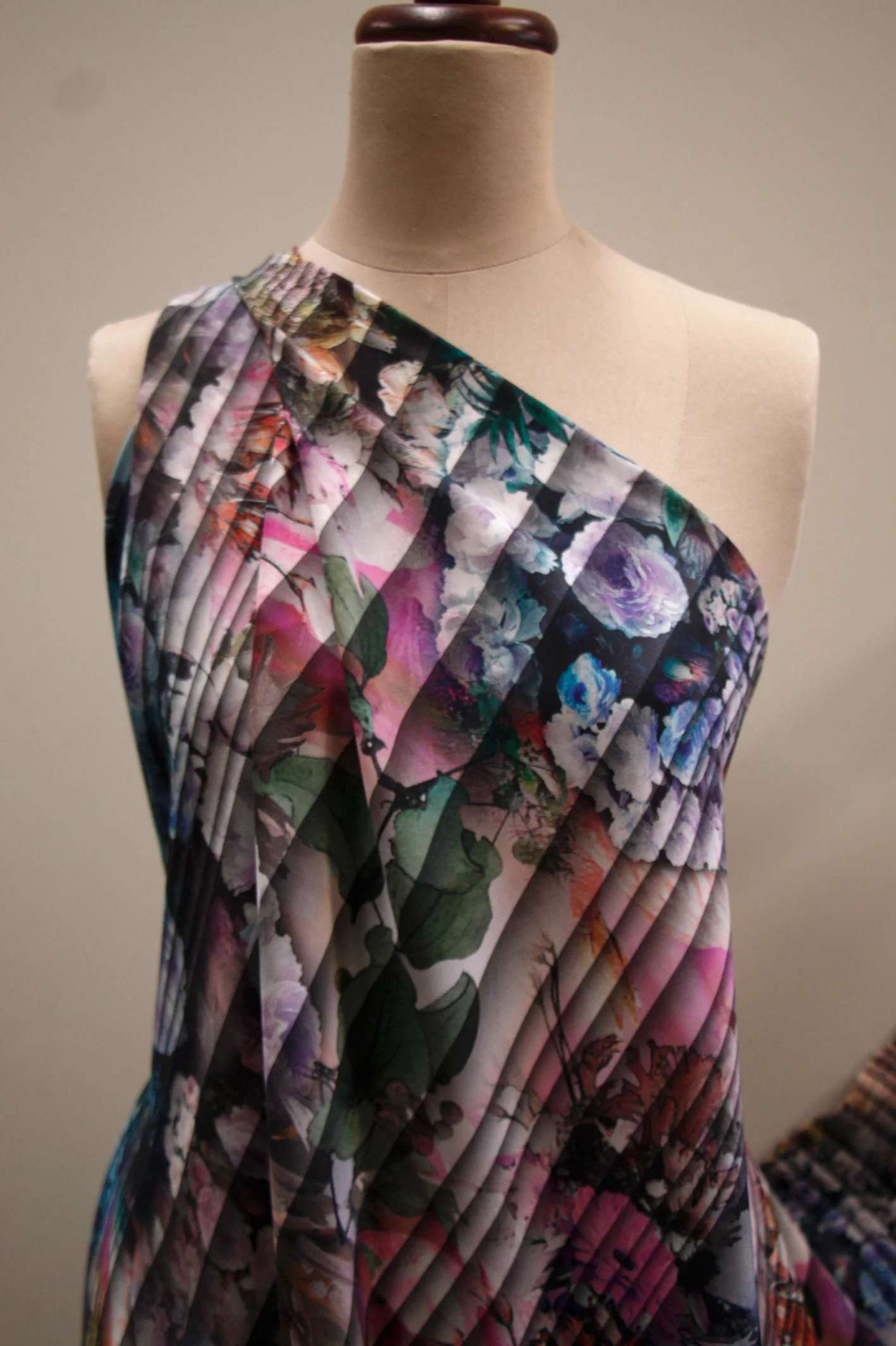 Through A Venetian - Silk CDC - Image 5