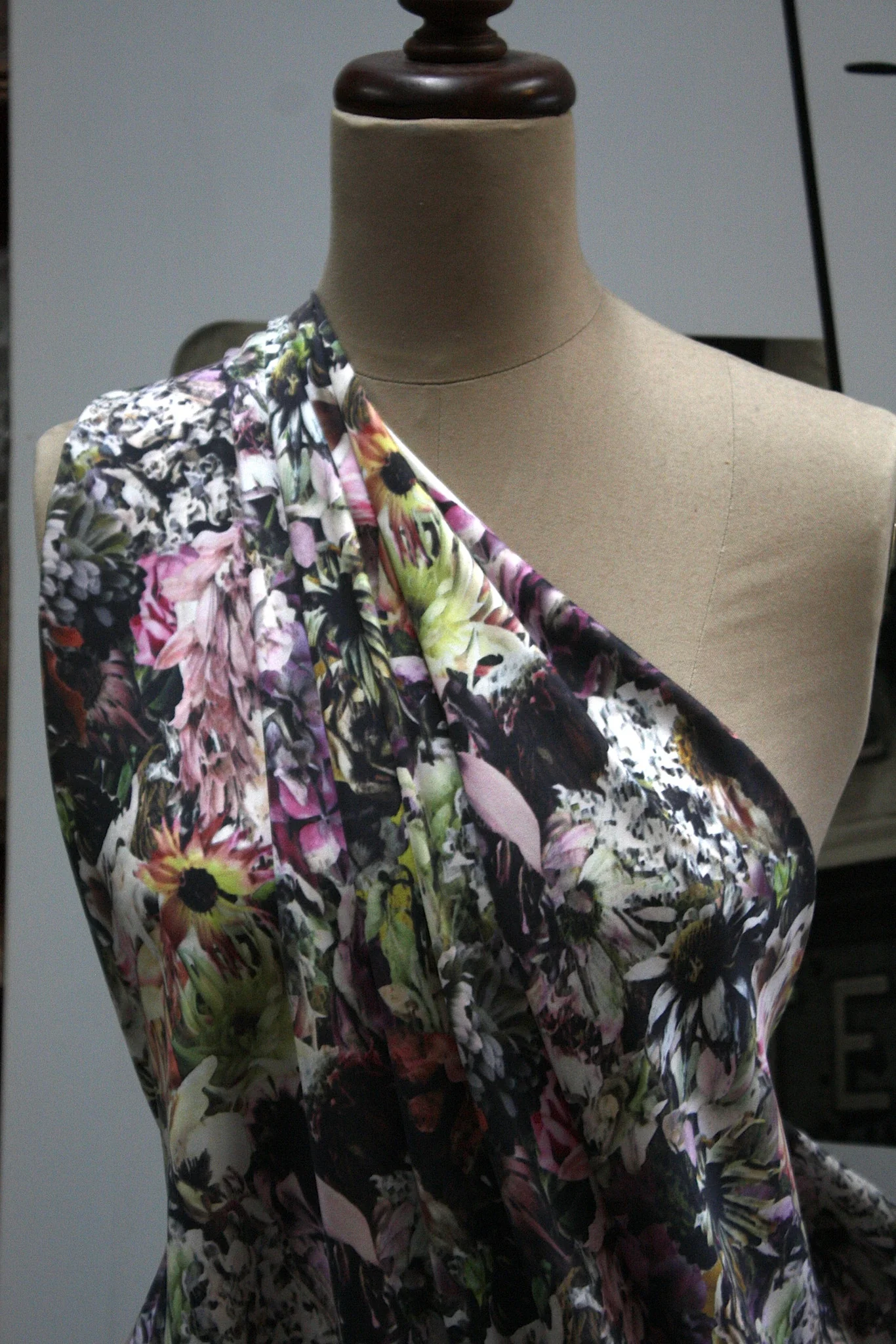 Tight Fit - Image 5