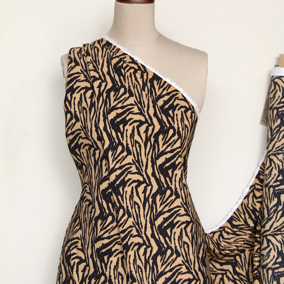 Tigre Regina Gold - Image 4