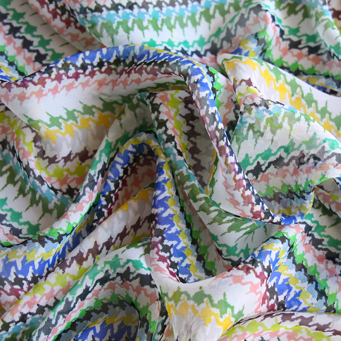 Tracking Colour - Image 2