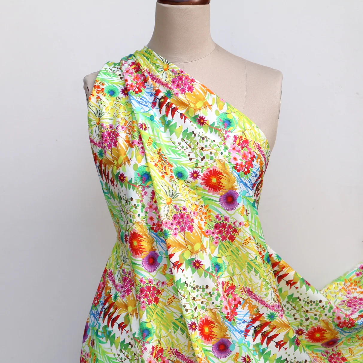 Tresco White Multi - Liberty Tana Lawn⢠- Image 6