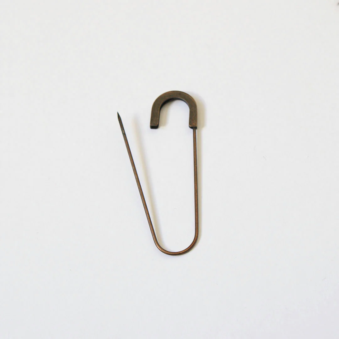 U Kilt Pin/Antique Brass - 7.5cm (3") - Image 2