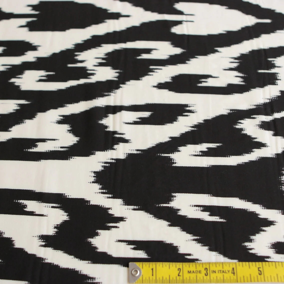 Venere Ikat Black Cotton/Silk - Image 3