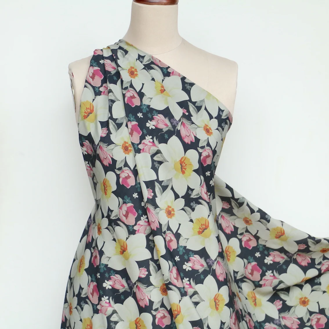 Villa Fivizzano Silk Crepe De Chine - Image 6
