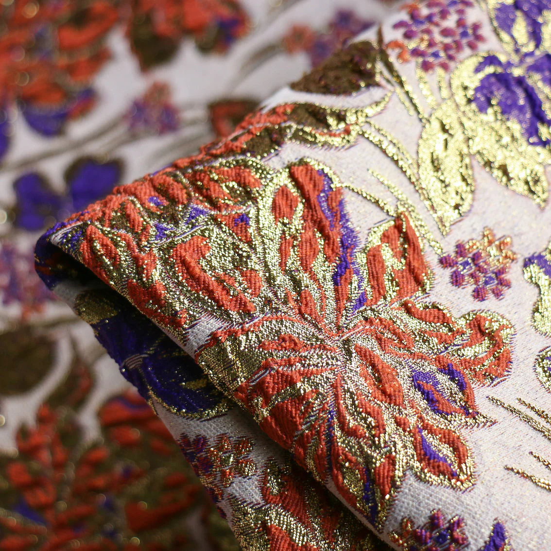 Violas Gold Jacquard