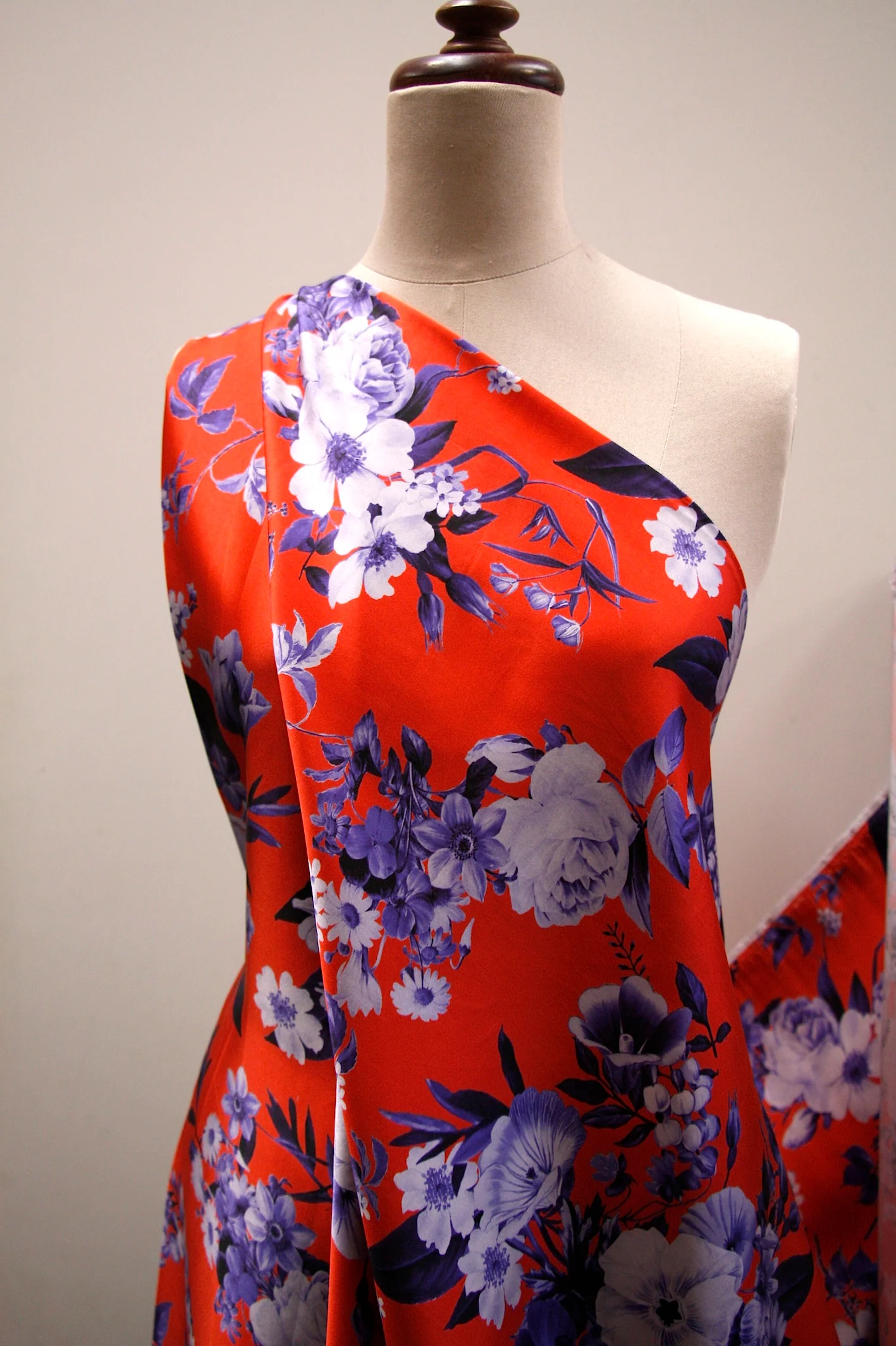 Violet On Red - Image 5