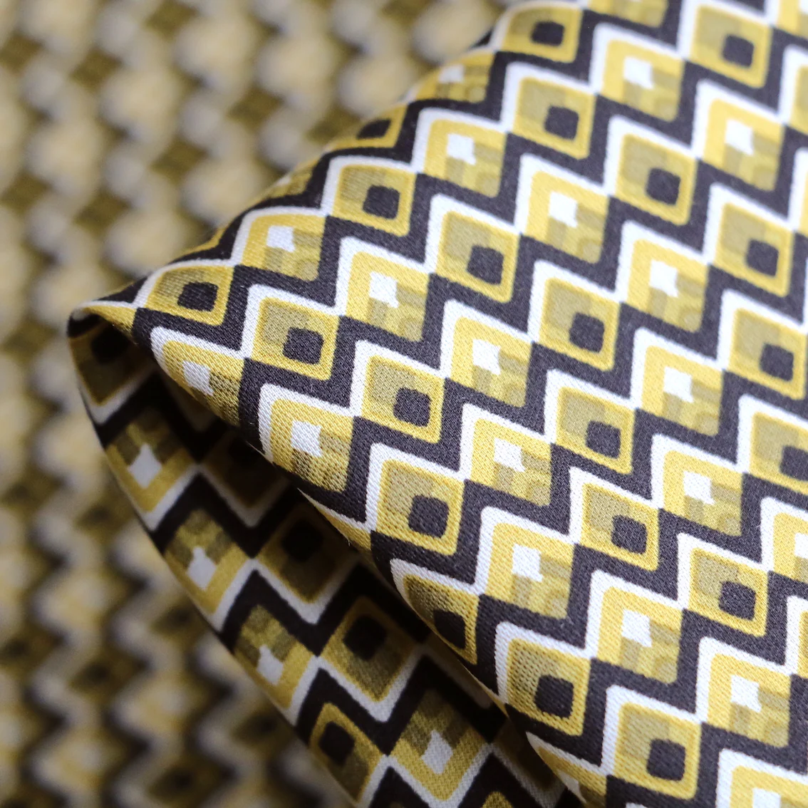Vitti Peaks Viscose Sateen