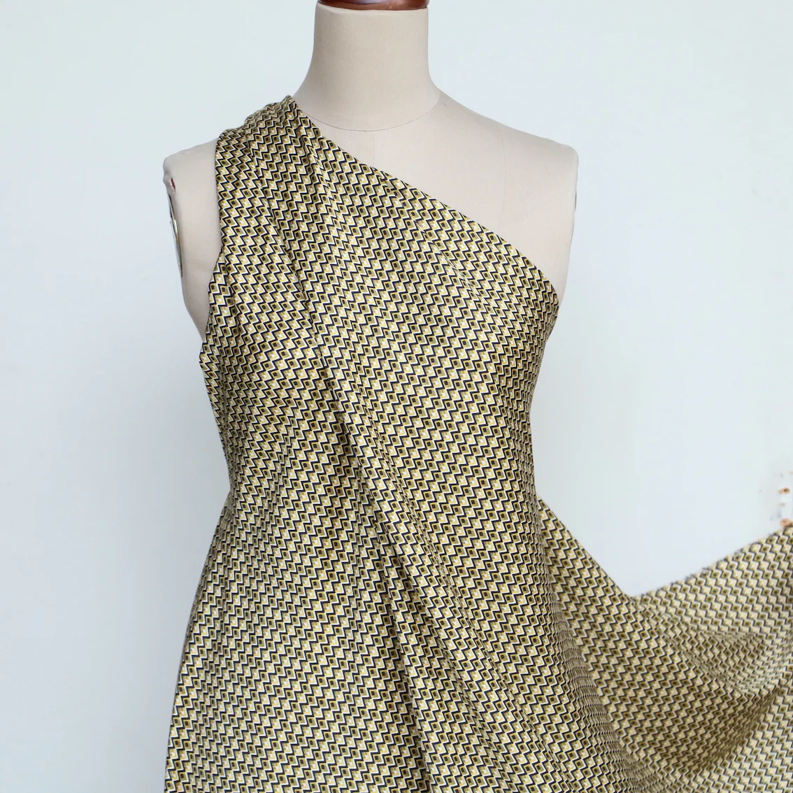 Vitti Peaks Viscose Sateen - Image 5