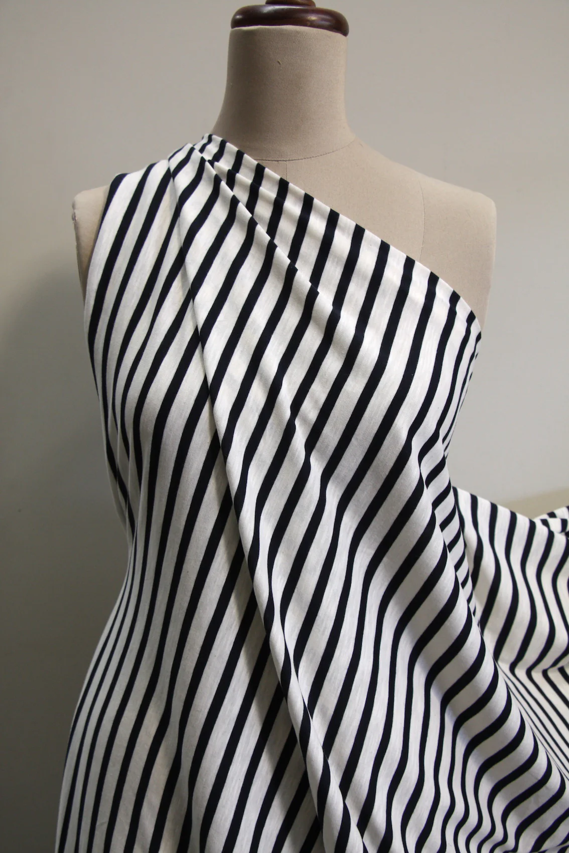 Vivienne Stripe - Image 4