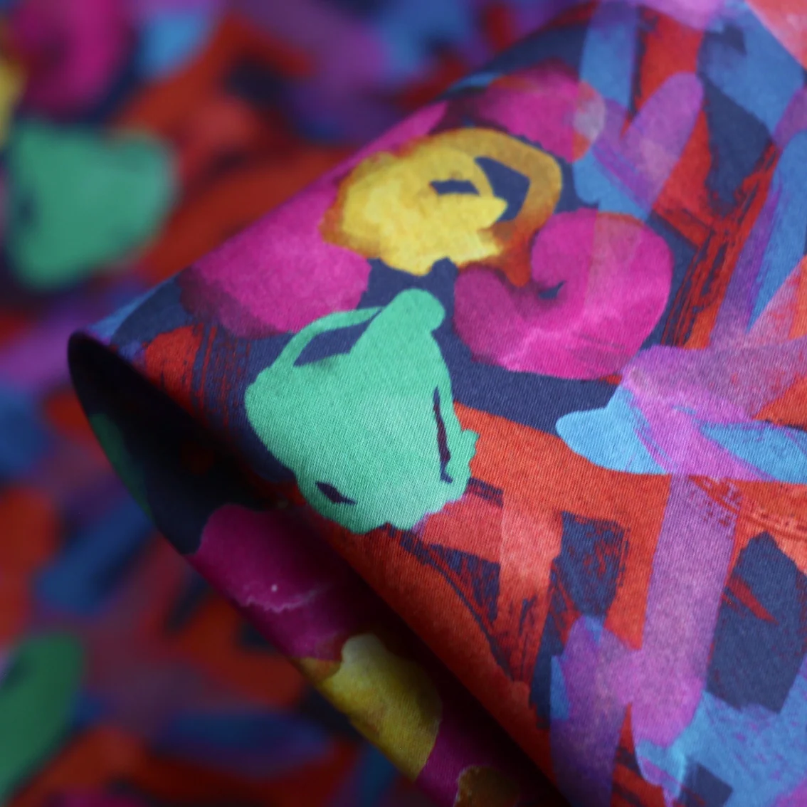 Wandering Pink/Navy Liberty Tana Lawn™