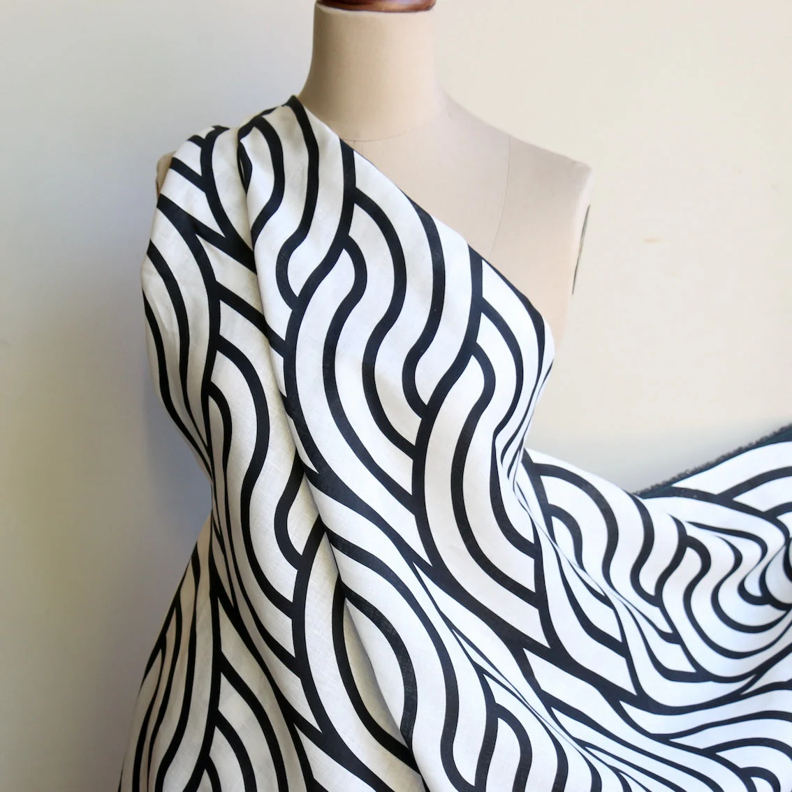 Wave On Waves Printed Linen - Image 5