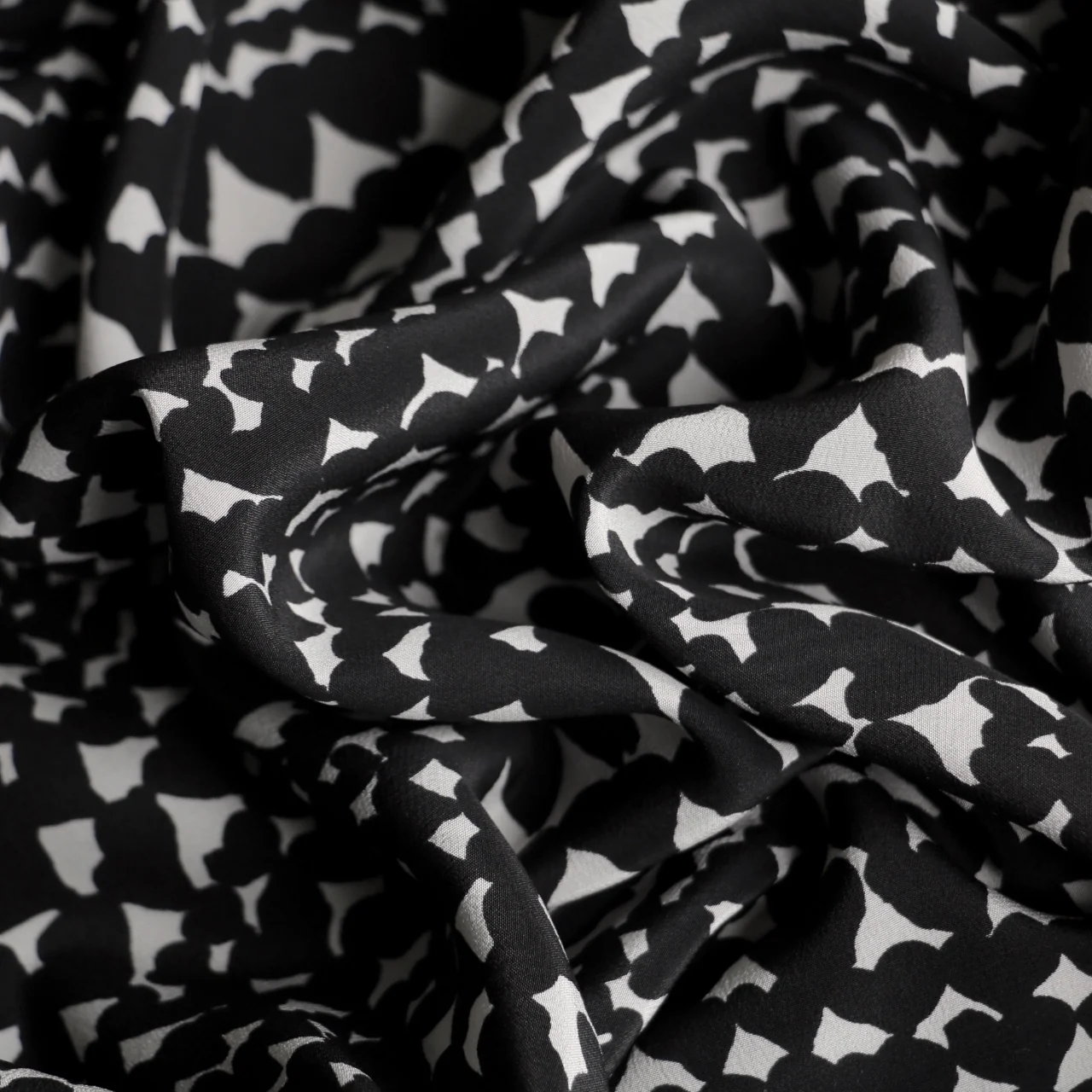 When You're In Love Black - Image 3