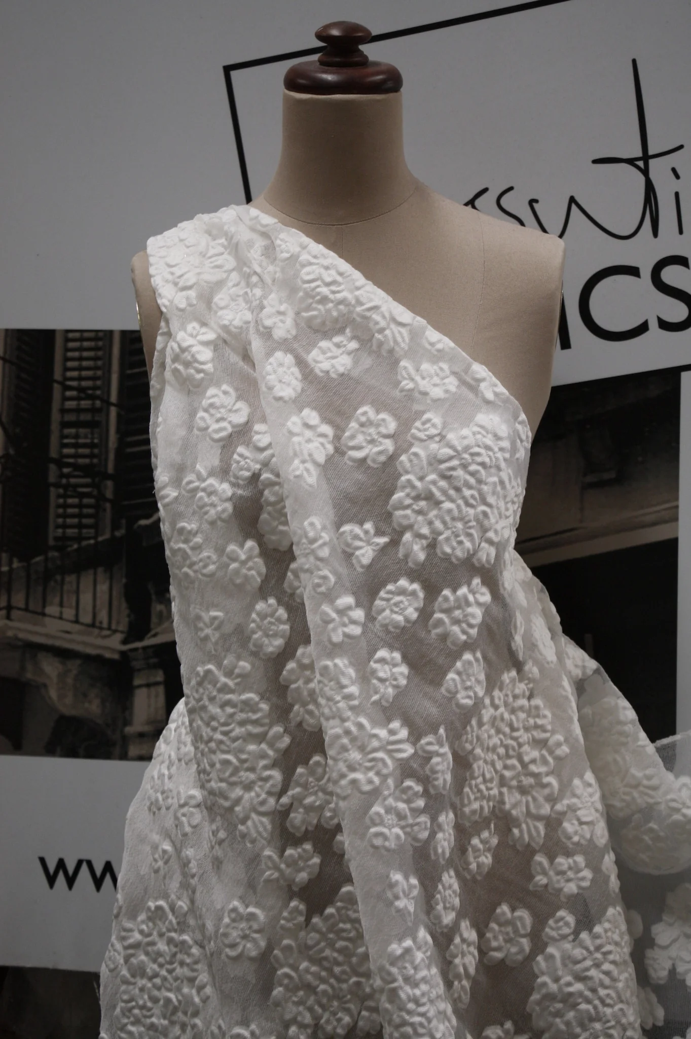 White Bubble Bloom - Image 5