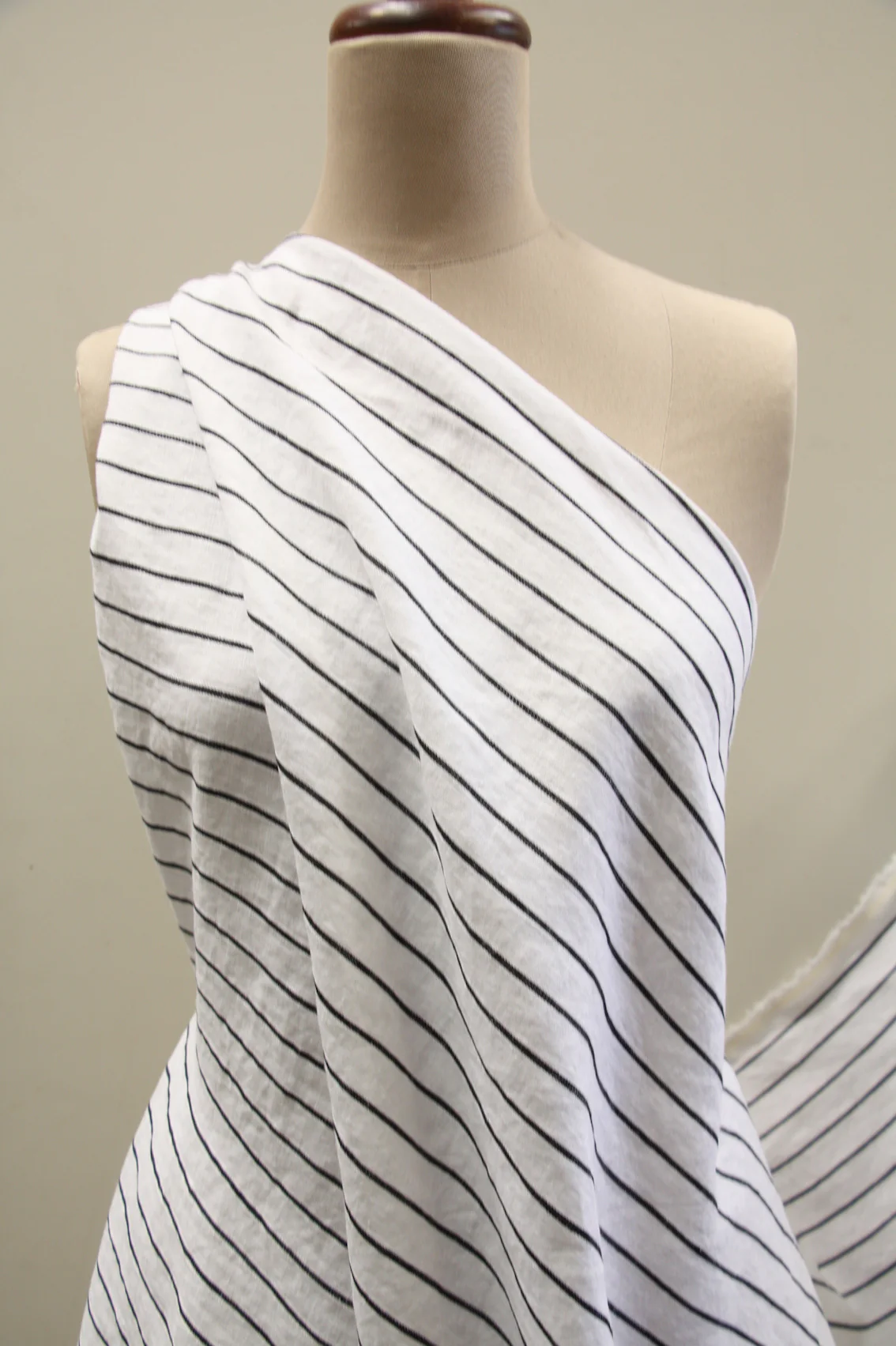 White Diva - Image 4