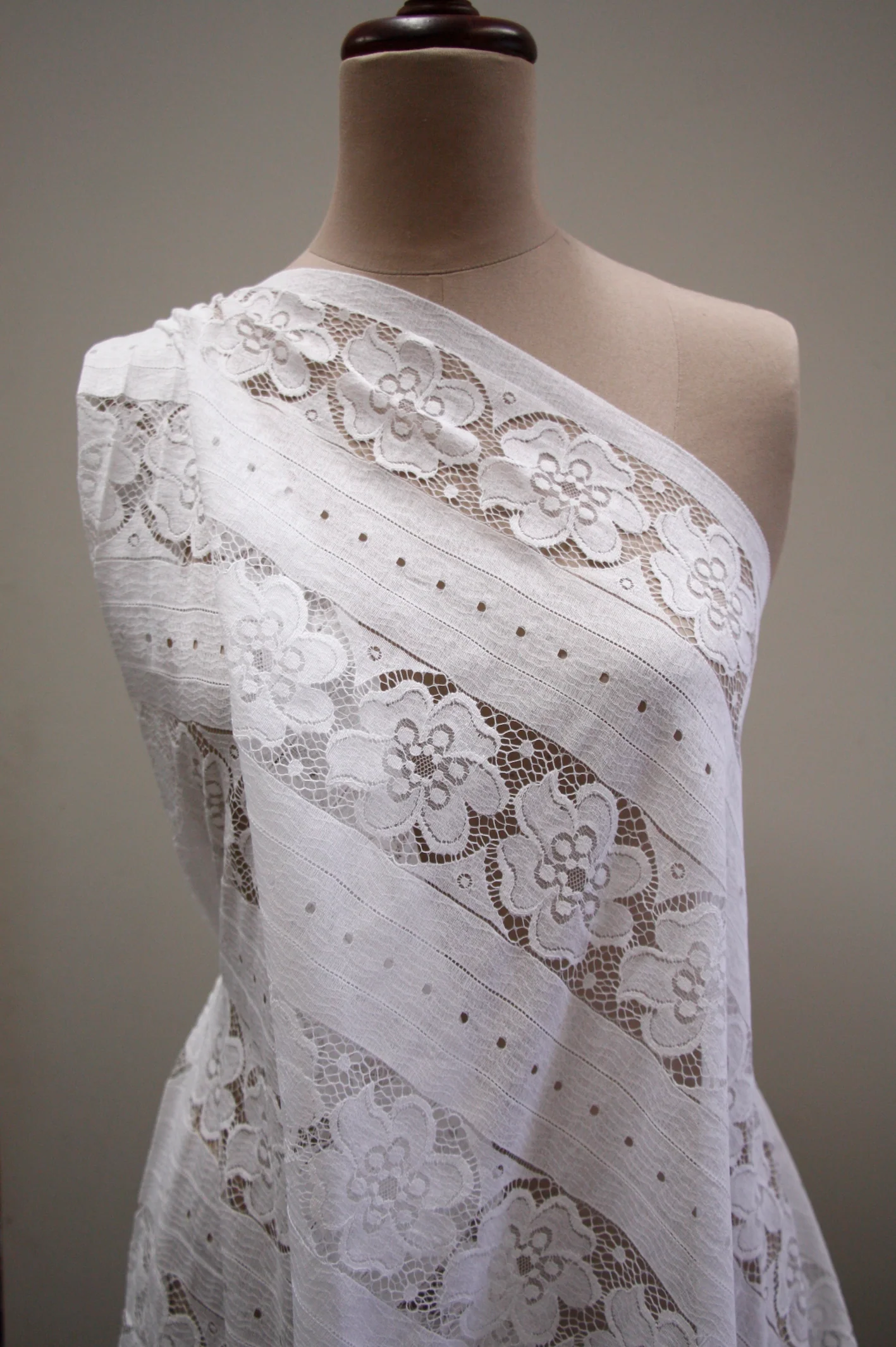 White Jessebelle - Image 5