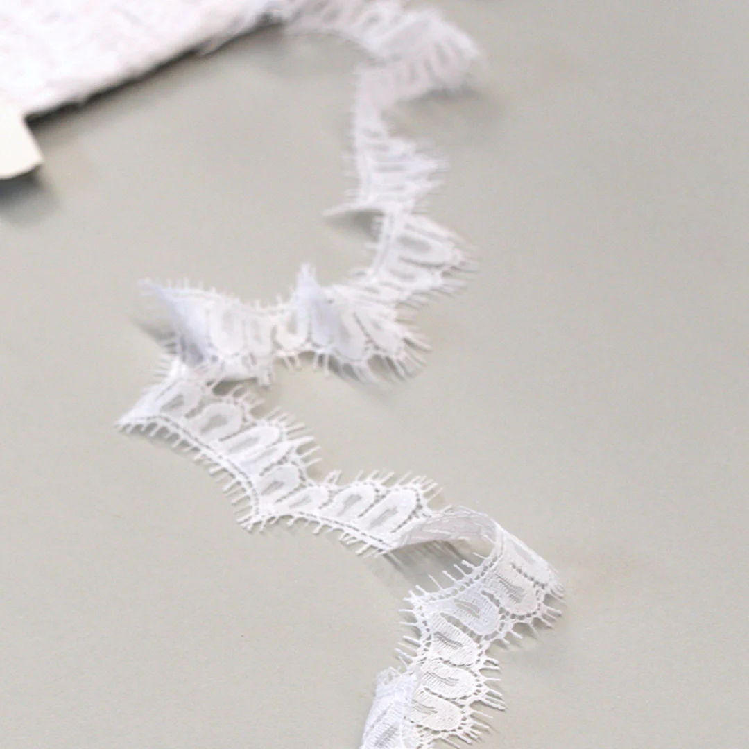 Scalloped White Lace Trim - Image 2