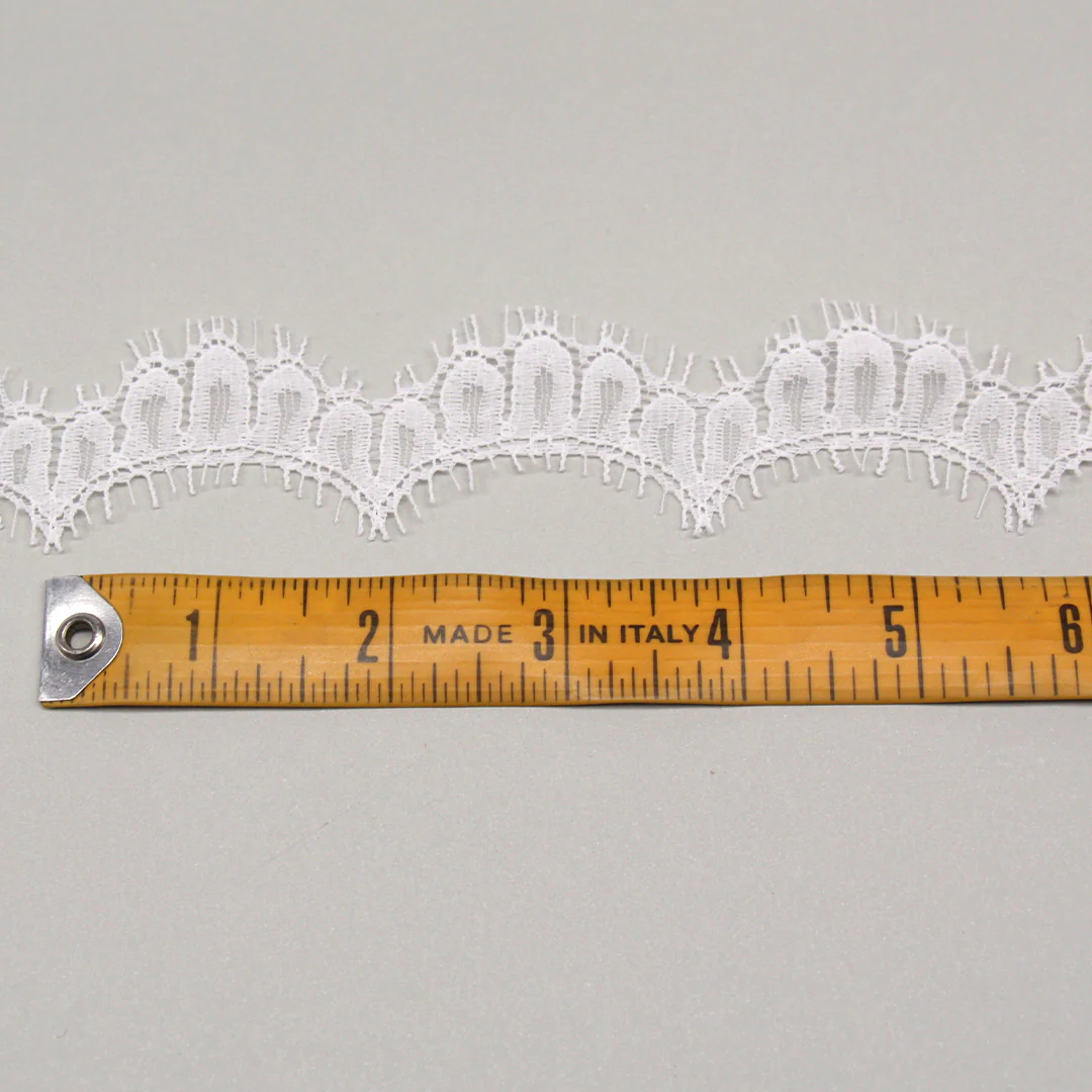 Scalloped White Lace Trim - Image 4