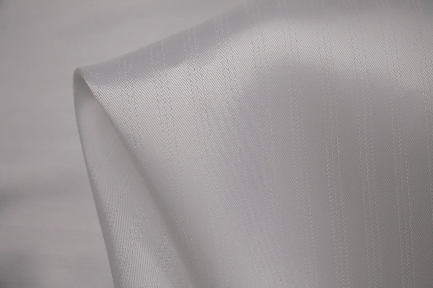 White Line 'L' (150cm wide)