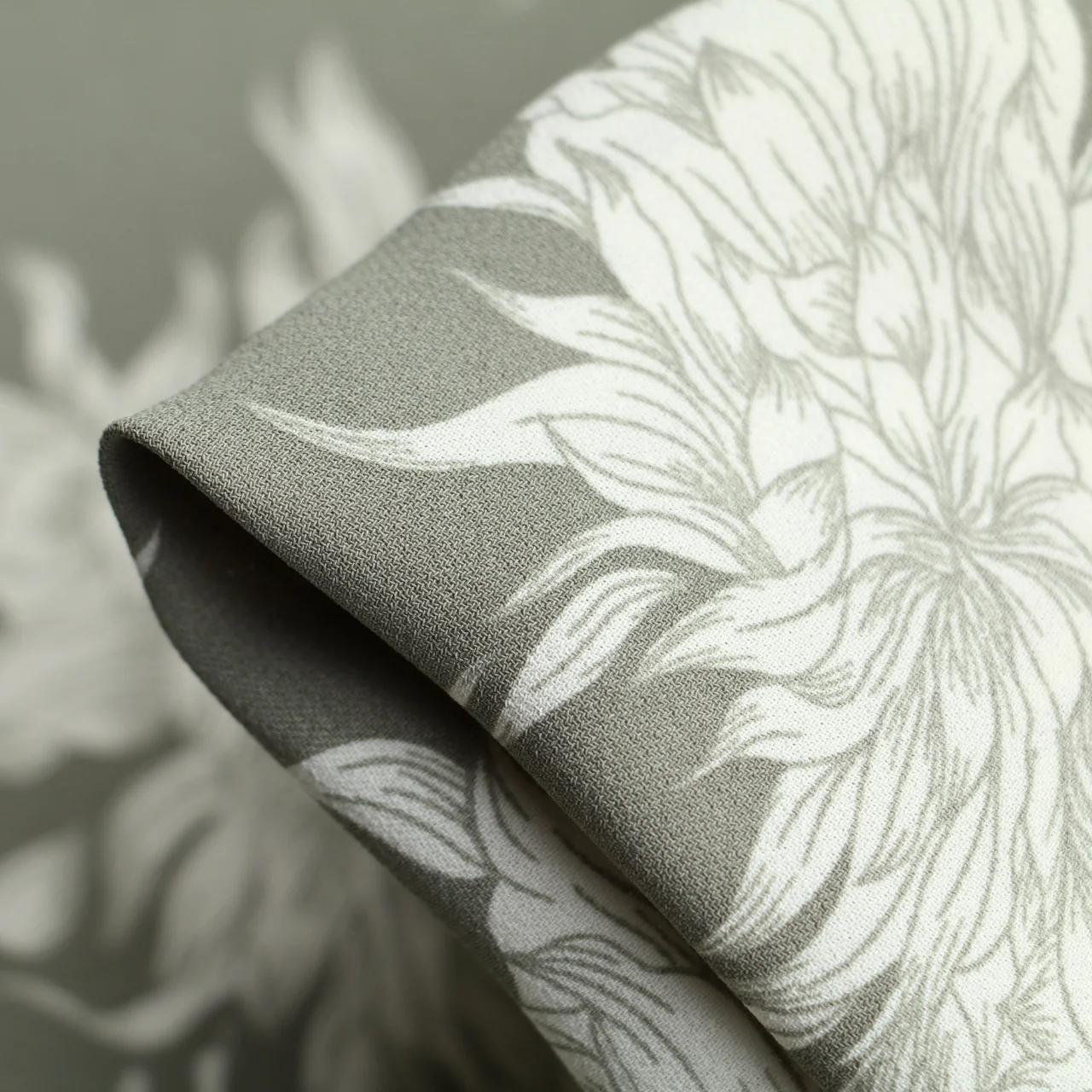 White On Verde Double Georgette