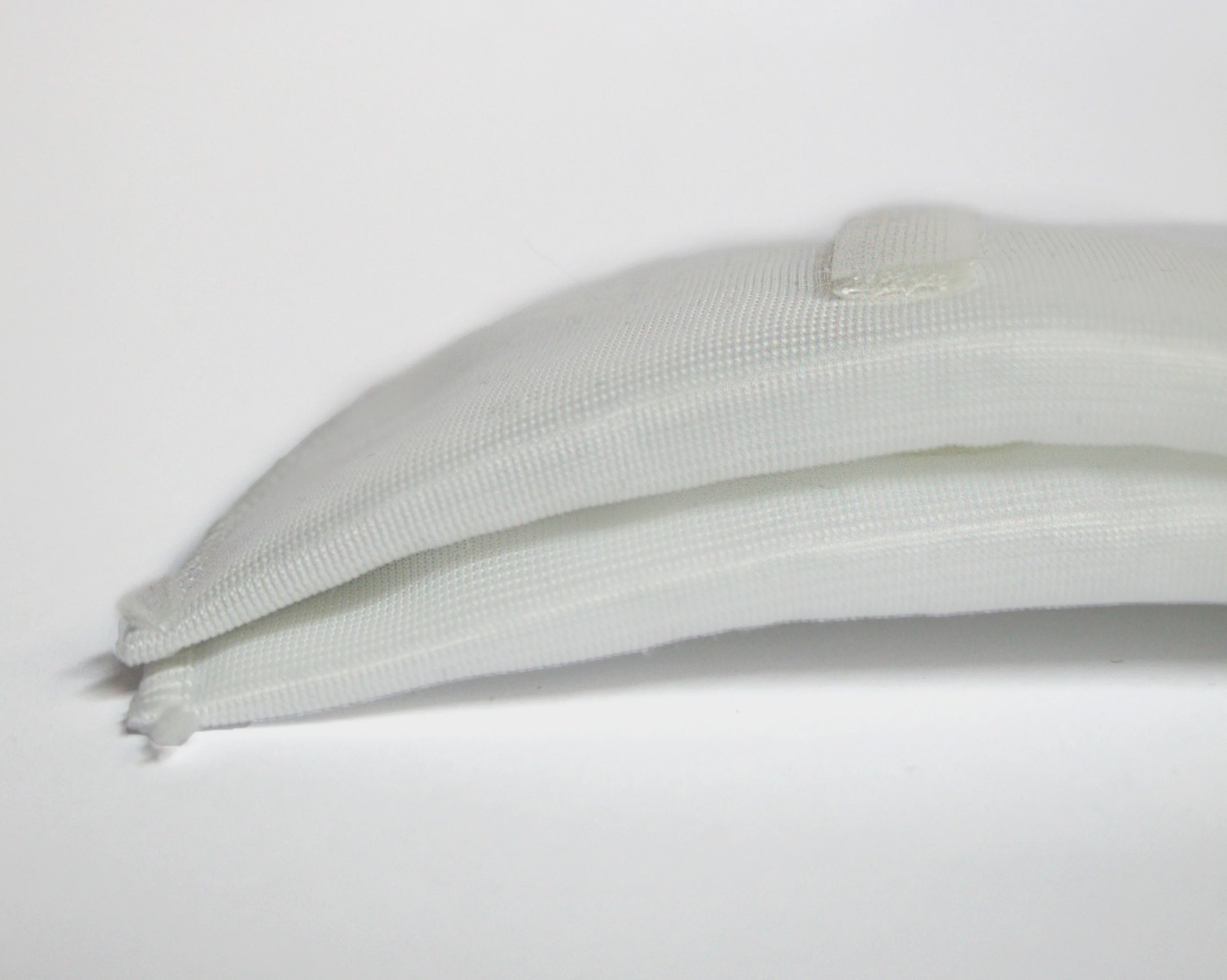 White Covered Shoulder Pads with Velcro - 7mm - Set in sleeve