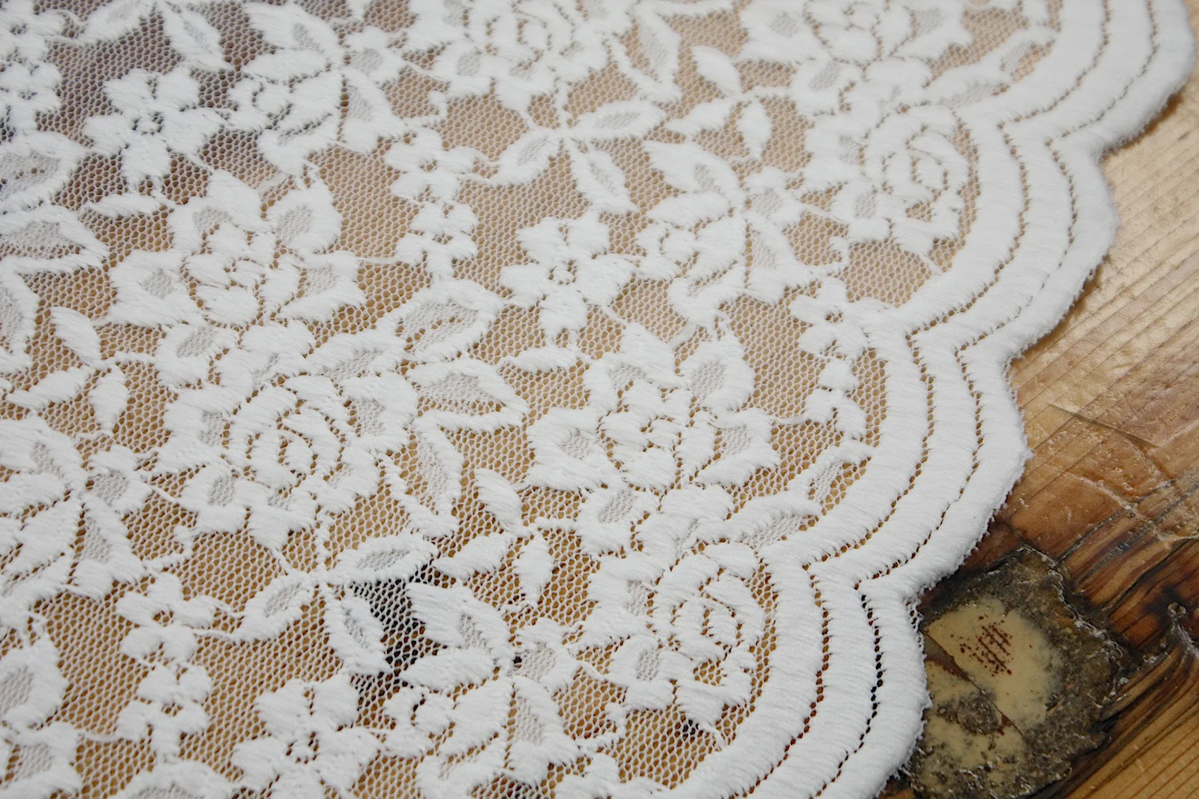 White Splice Lace - Image 3